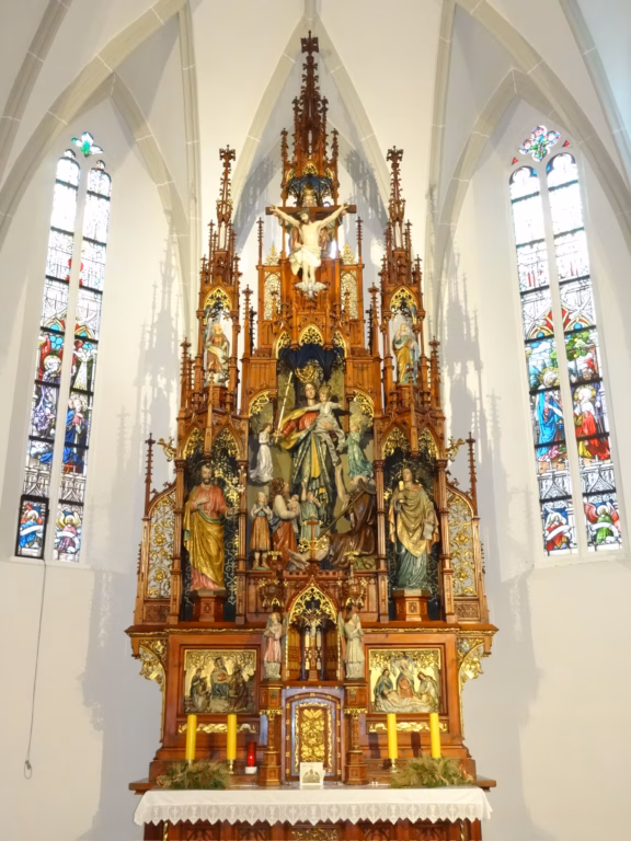 Neugotischer Altar Pöchlarn