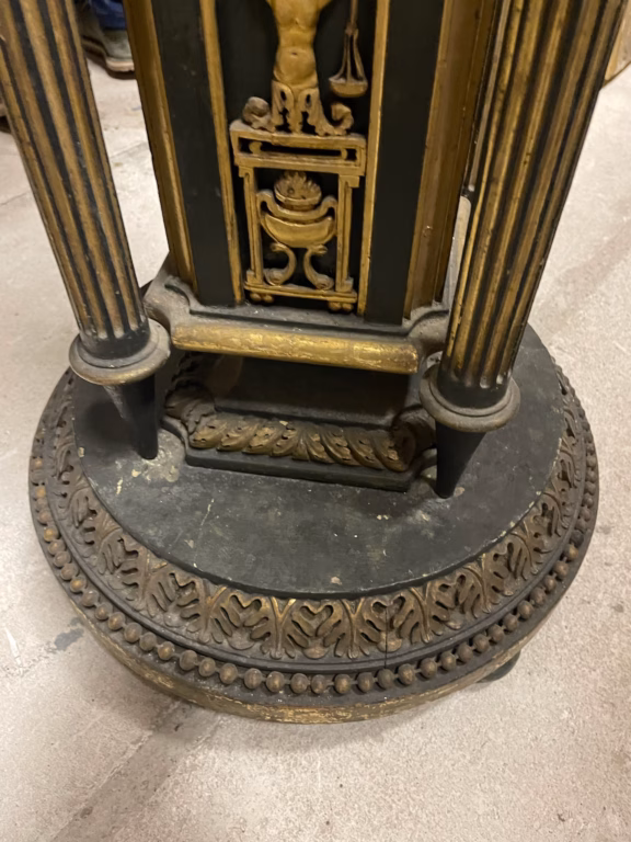 Klassizistische Blumensäulen